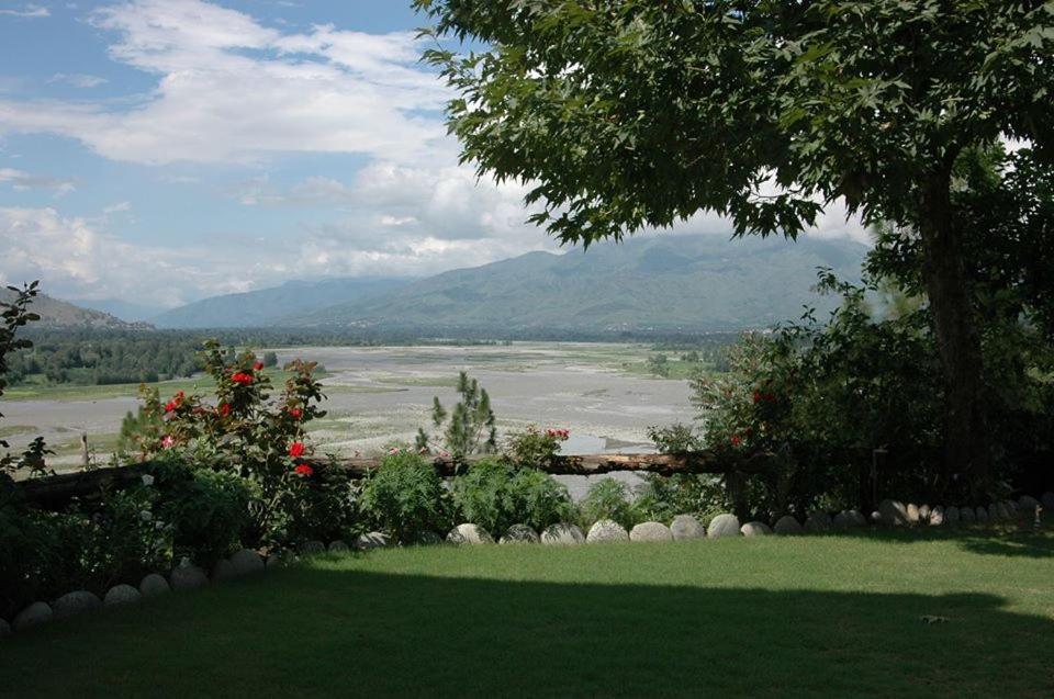 Rockcity Resort Mingora Exterior photo